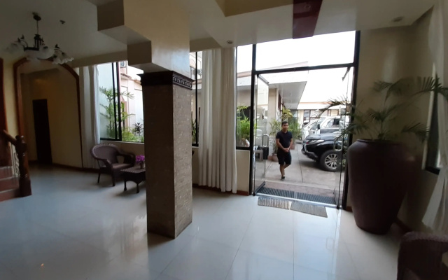 Aquari Travelers Suites
