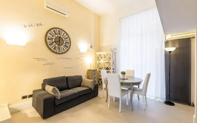 Cool Flat at Via dei Mille by Napoliapartments