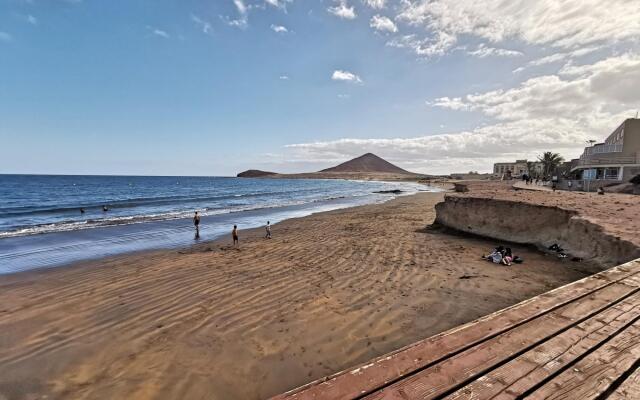 Home2Book Duplex El Medano Pool & Terrace