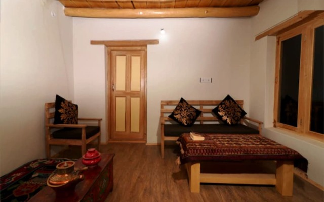 TIH Chomal Huts