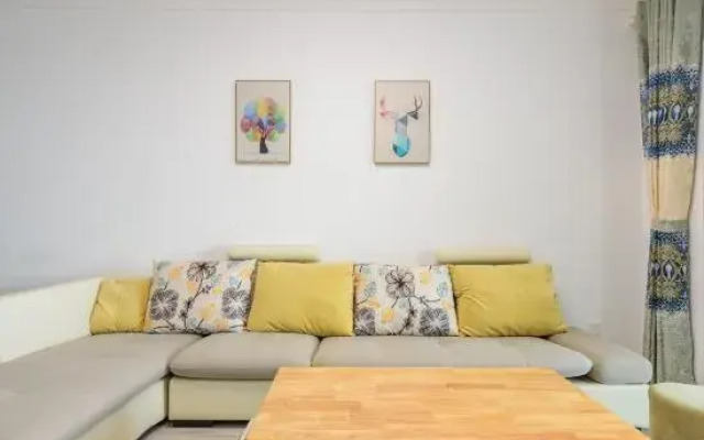 Beihai Fengcheng Homestay (Beihai Old Street Shop)