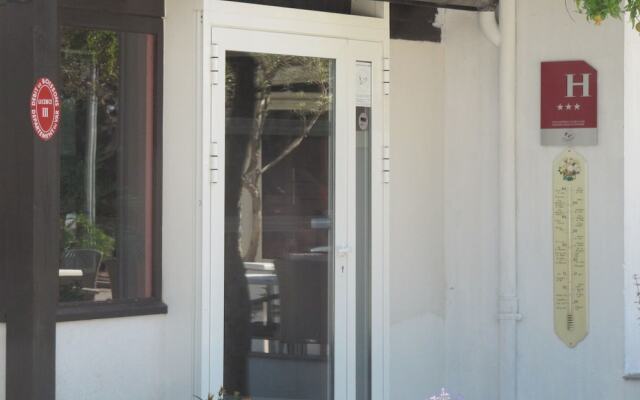 Hôtel Le Coudon - 83210 - La Farlède