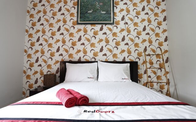 RedDoorz @ Jalan Damai
