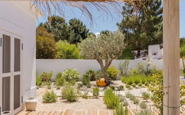 Wooden Villa By Cadenzalux