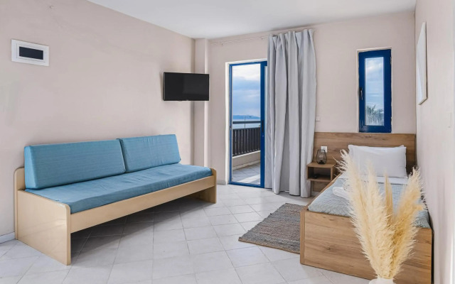 Yria Beach Hotel