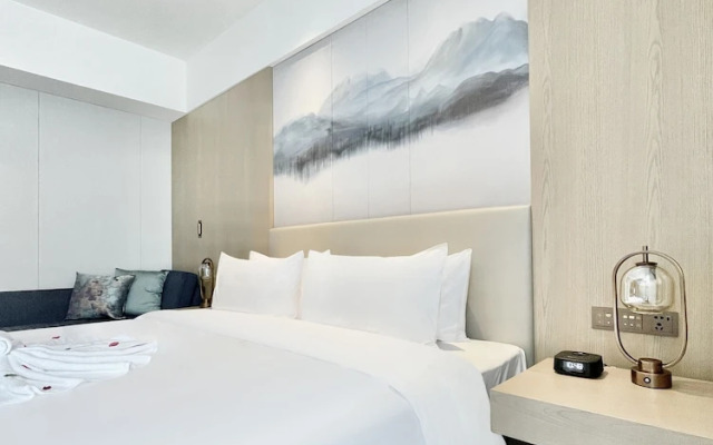 White Swan VYV Hotel