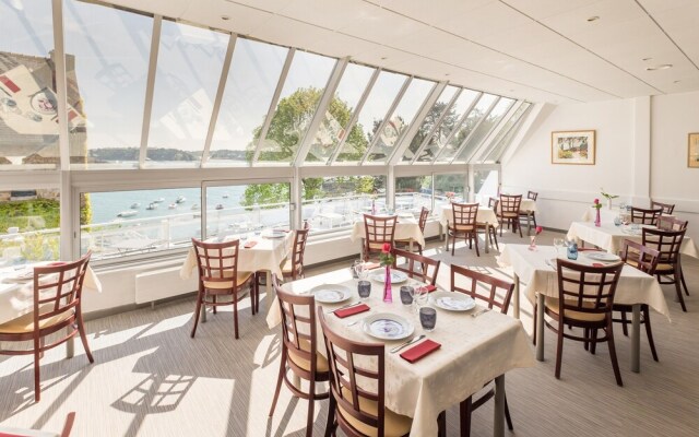 Hotel du Port et de l'Aven