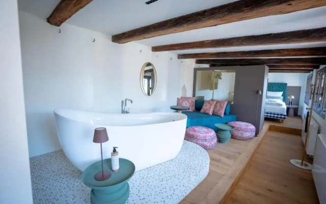 Maxim Suites by Elias Holl