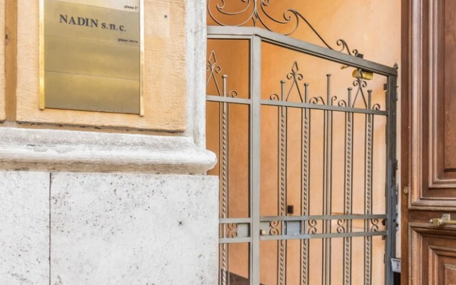 Domus Porta Angelica