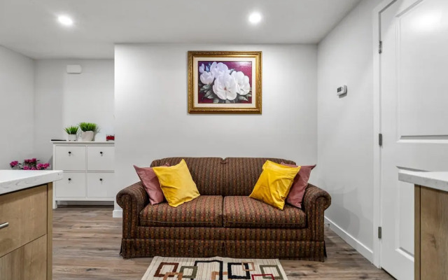 Affordable Long-term Stays Welcome 1BR Suite