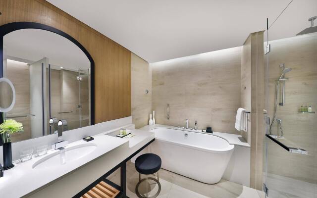 Double Tree by Hilton Dubai Business Bay Hotel
