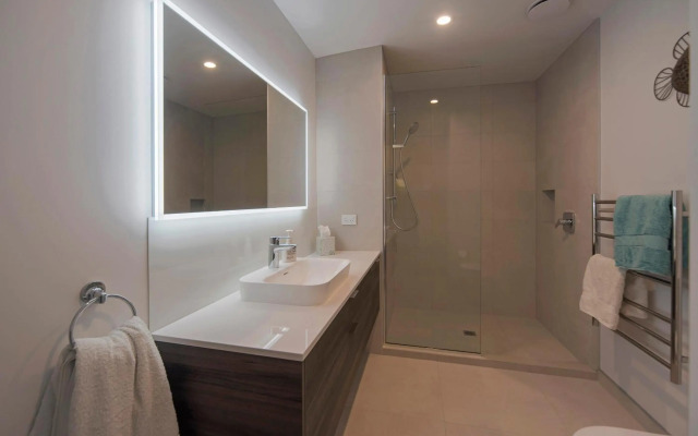 Tahunanui Oceanview Apartment