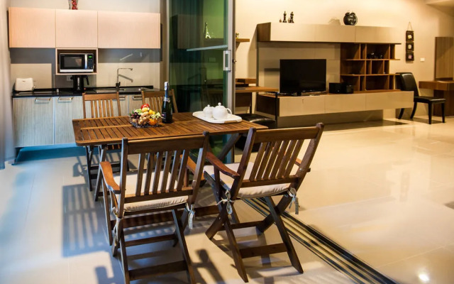Seaview modern Apartment at Karon Hill