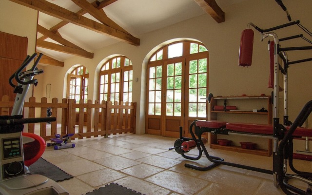 Luxury Apartment With Terrace, Sauna, Tennis, and Heated Pool