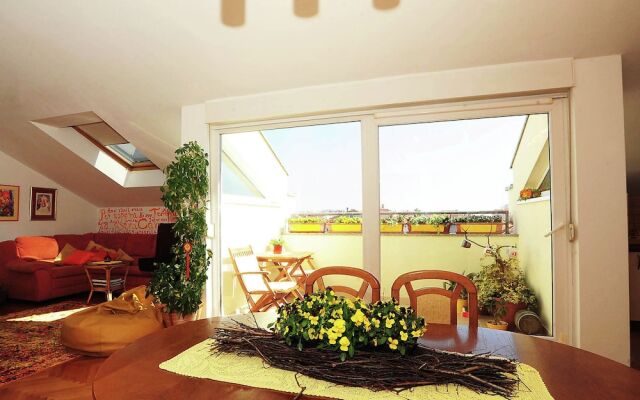 Colourful Apartment in Dalmatia With Furnished Balcony