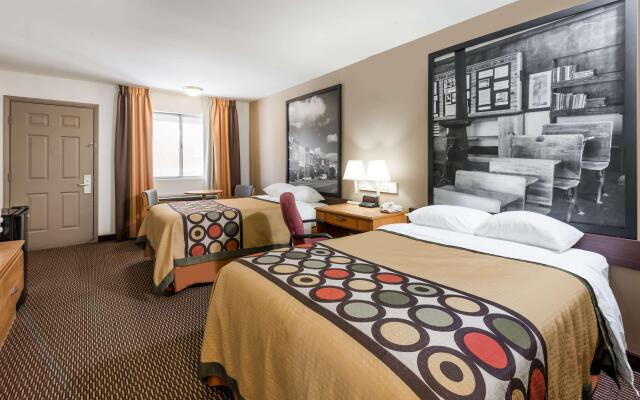 Deluxe Inn & Suites