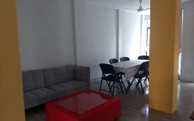 OYO 816 Oktowaves Hotel