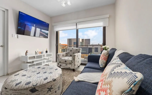 1BR Gold Coast Pools Tennis Gym Security