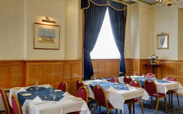 Royal Victoria Hotel