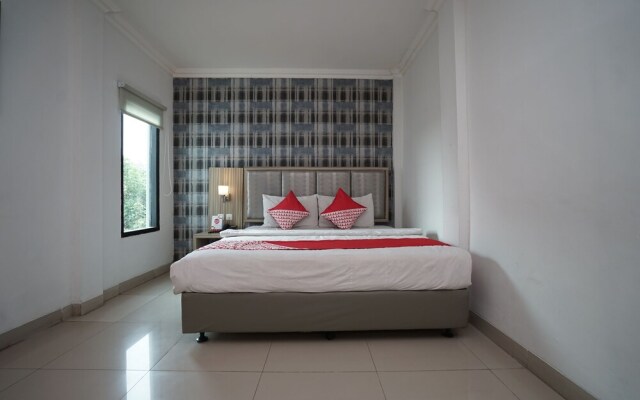 Feodora Airport Hotel