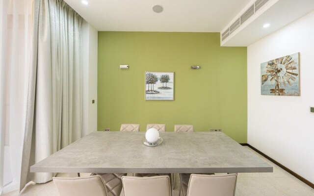 Modern beachfront 1BR apartment
