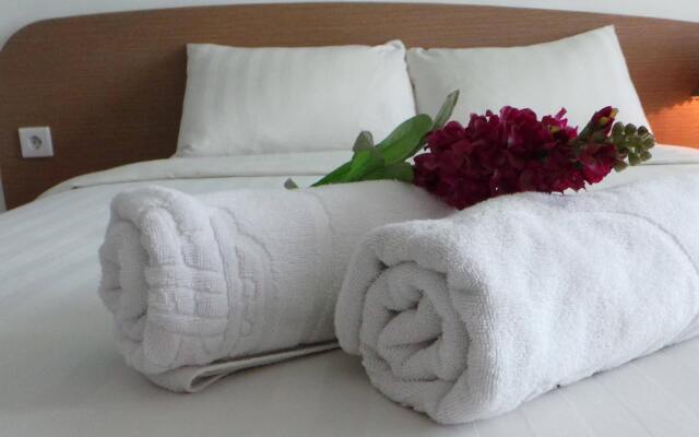 Business Hotel Tomang