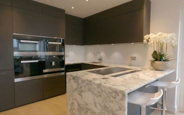 Chelsea Harbour 2-bed Apartment in London