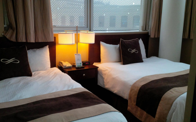 Pointe Plaza Hotel