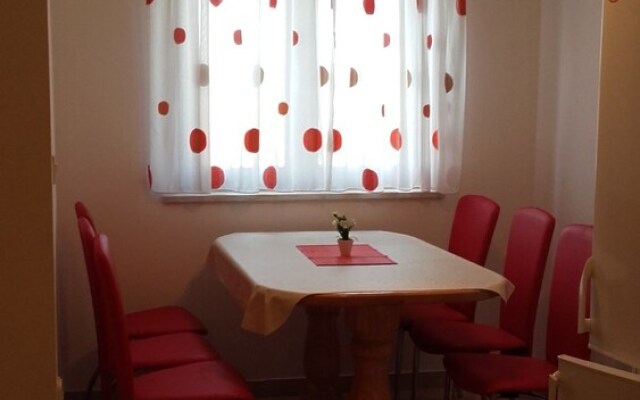 Apartments Smilje & Maslina