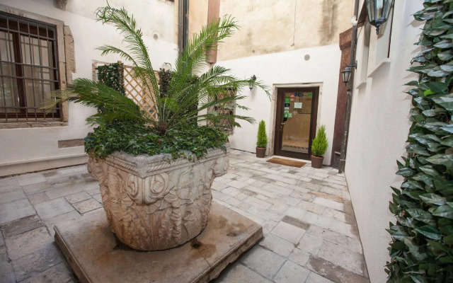 Ca' Foscolo Residence