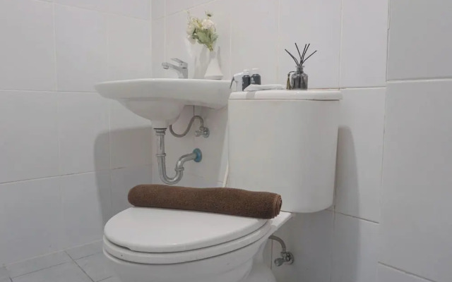 Restful And Homey Studio Patraland Urbano Apartment