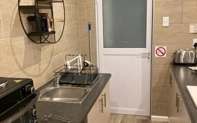 Leafy Retreat Kenridge Trendy