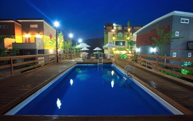 Somma Resort