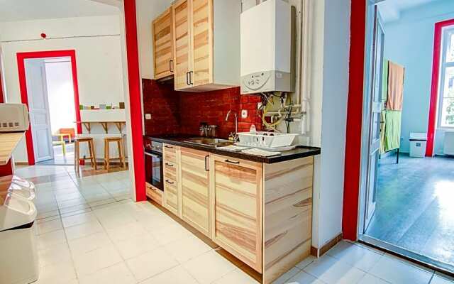 Pal's Mini Hostel