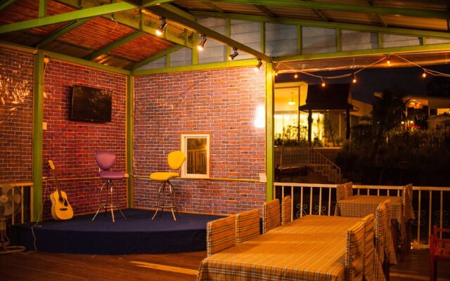 Bluemoon Riverside Resort