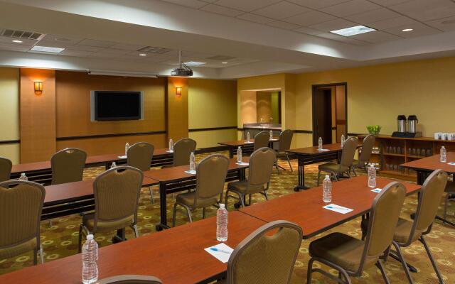 Hyatt Place Indianapolis Airport