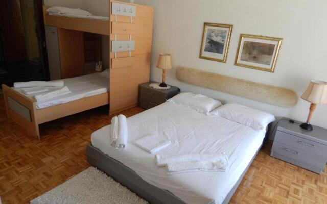 Baroque 10-person Apartment in Makrygialos