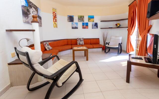 Altamar 44 balcony&pool By CanariasGetaway