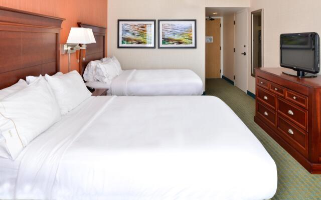 Holiday Inn Express Hotel & Suites Va Beach Oceanfront, an IHG Hotel