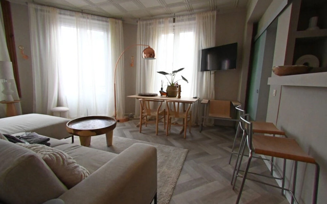 Up too 8- 10 Persons Stay in Antwerp