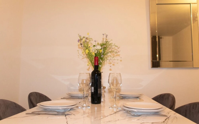 Livestay - Chic One Bed Apartment Near Heathrow