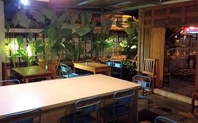 Home Addicts Hostel