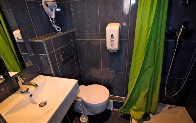 Plug Inn Boutique Hostel