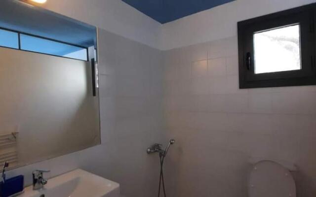 LIOFYTO - Stylish Villa with views to Foinikounda bay downstairs studio