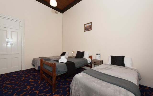 Riverina Hotel