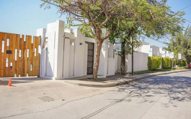 Modern House in Yautepec l Pool & Garden