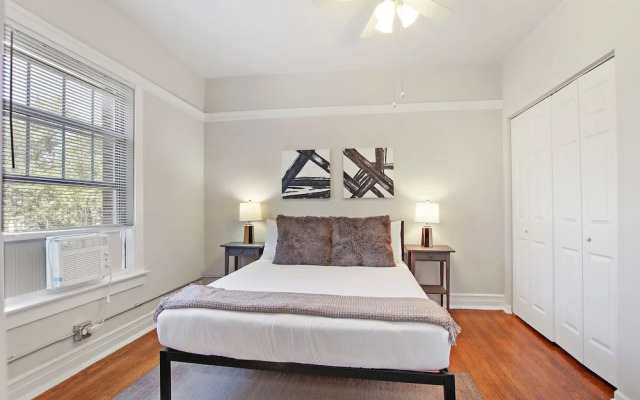 Modern & Stylish 3BR Apt in Rogers Park