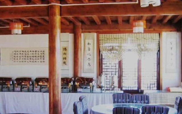 Lijiang Old Town Castle Hotel
