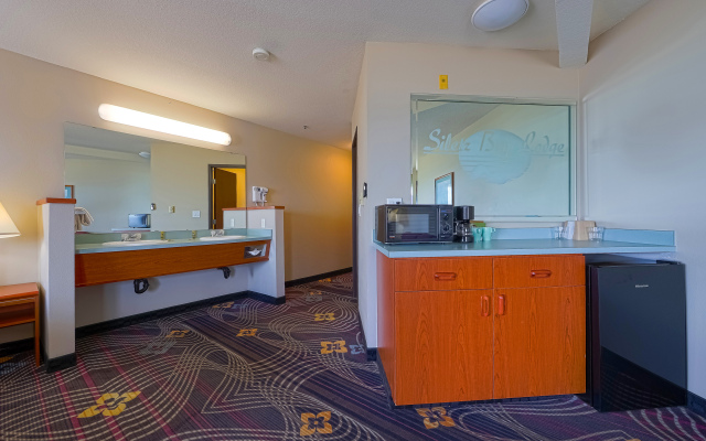 Siletz Bay Beachfront Hotel by OYO Lincoln City