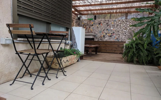 Ahuzat Shaul - Apartment